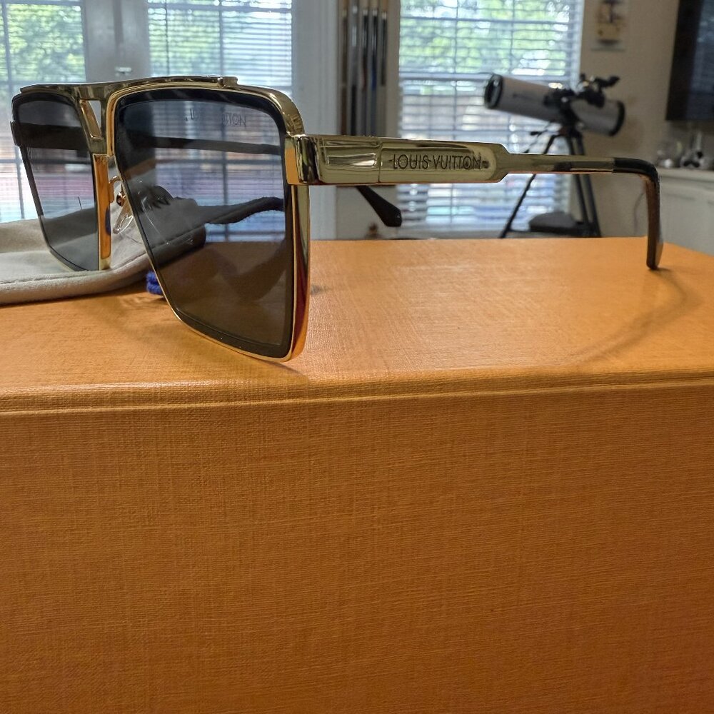 Louis Vuitton Sunglasses - Men - Picture 4 of 12